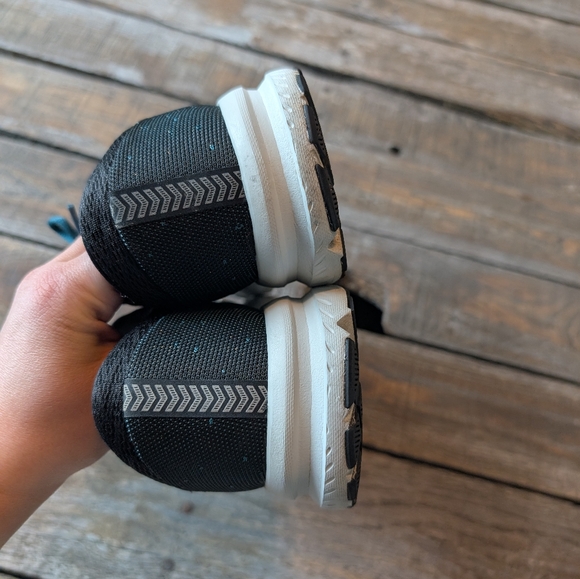 Brooks Launch 6 Tennis Shoes - Picture 5 of 9